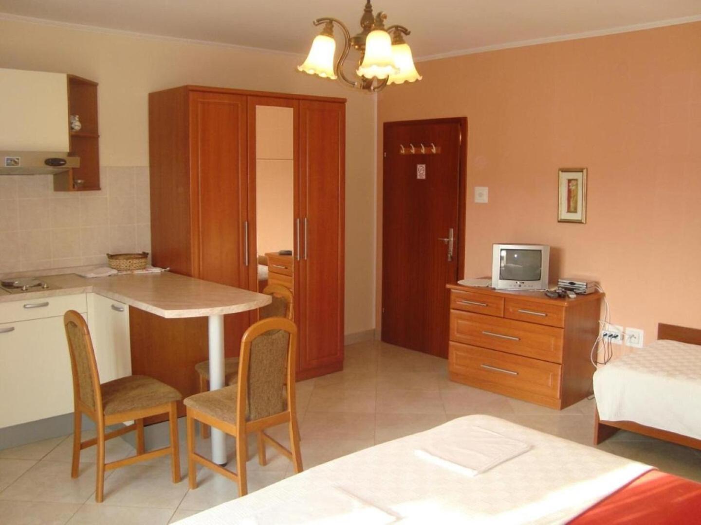 Apartment Marie Omišalj Eksteriør bilde